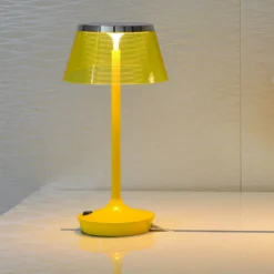 Aluminor La Petite Lampe LED-Tischlampe, gelb