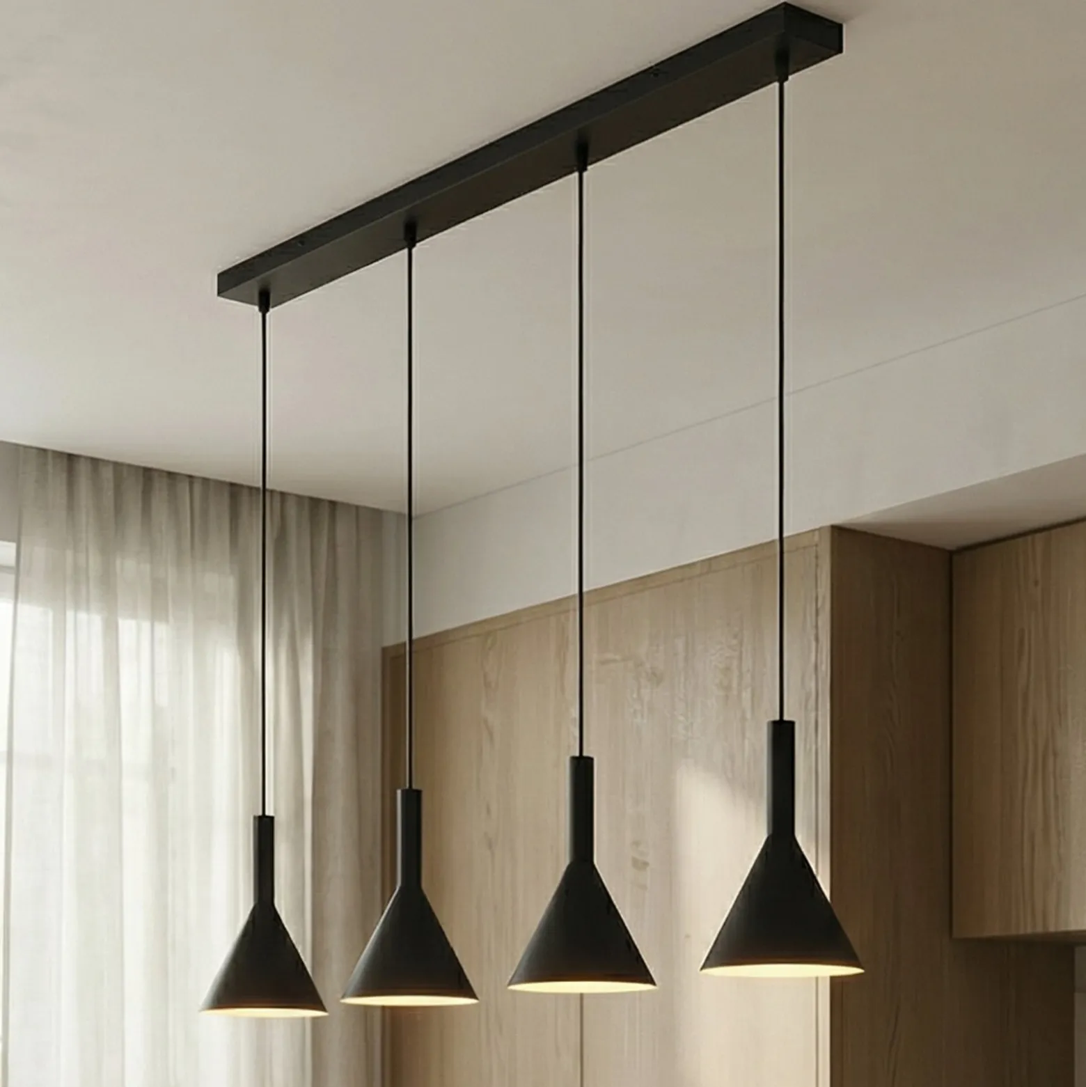 Arcchio Hängelampe Tadej, 4-flg., schwarz-weiß, Metall, E27