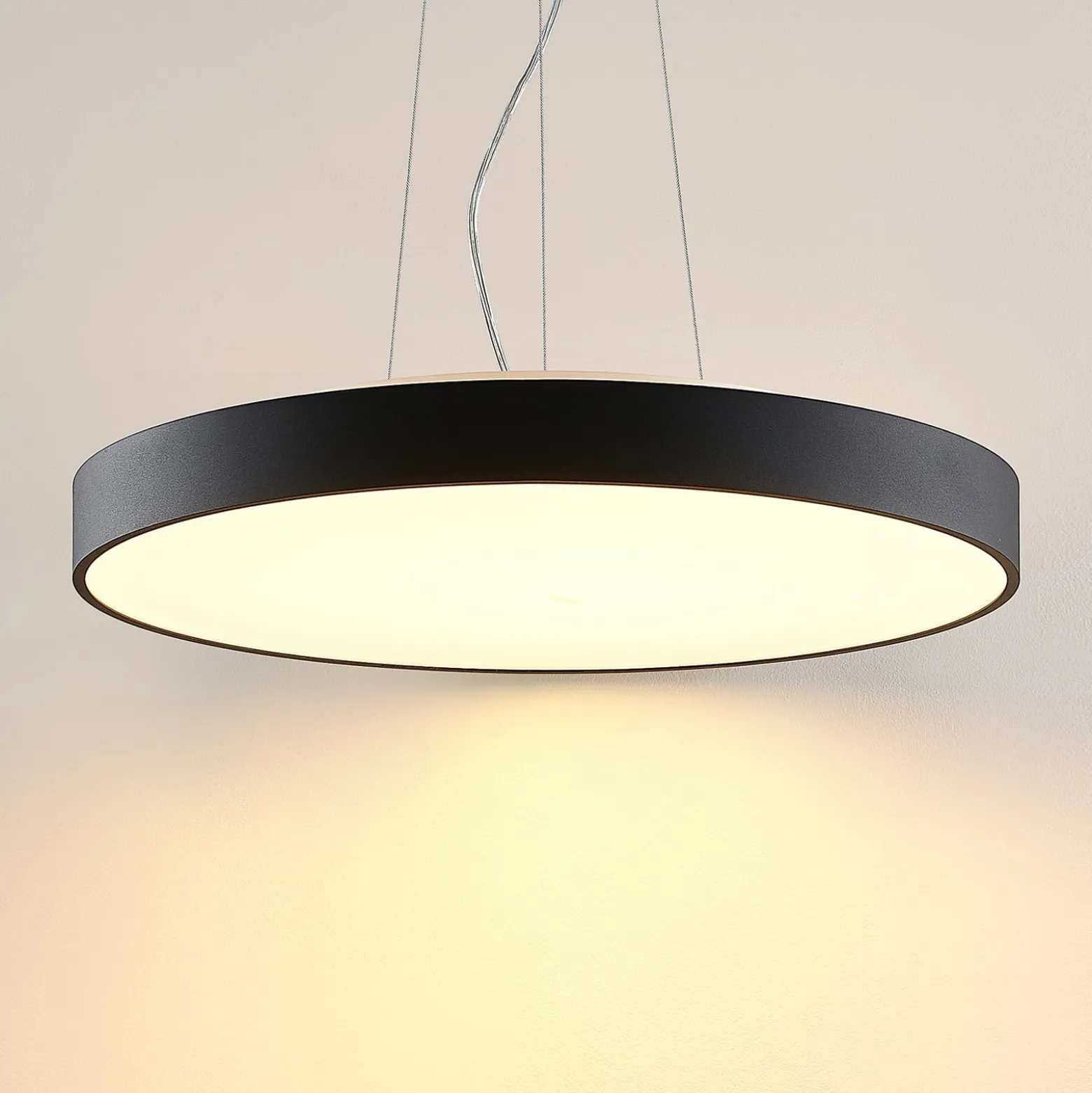 Arcchio LED-Pendellampe Vanida, schwarz, Ø 60 cm, up/down