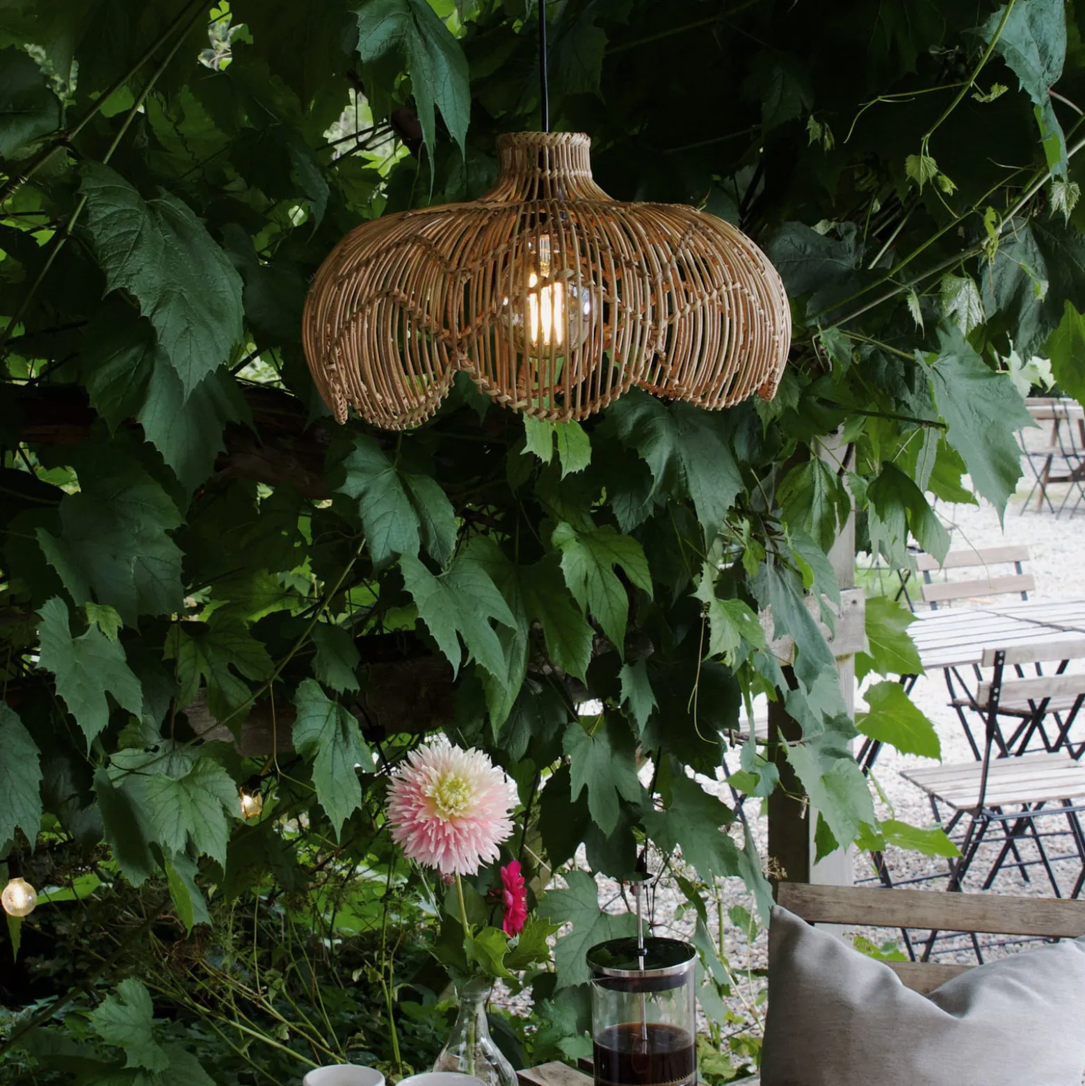 Außenhängeleuchte Belle, Rattan natur, Ø 43 cm, Stecker IP44