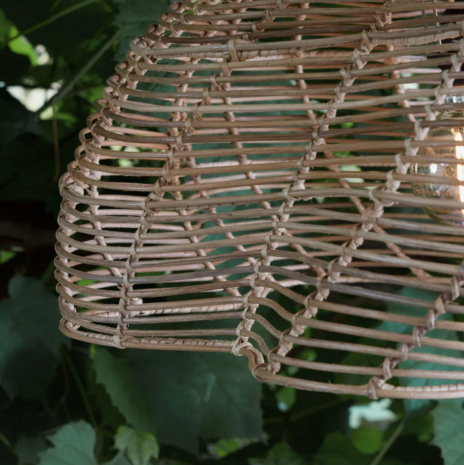 Außenhängeleuchte Mayla, Rattan natur, Ø 53 cm, Stecker IP44