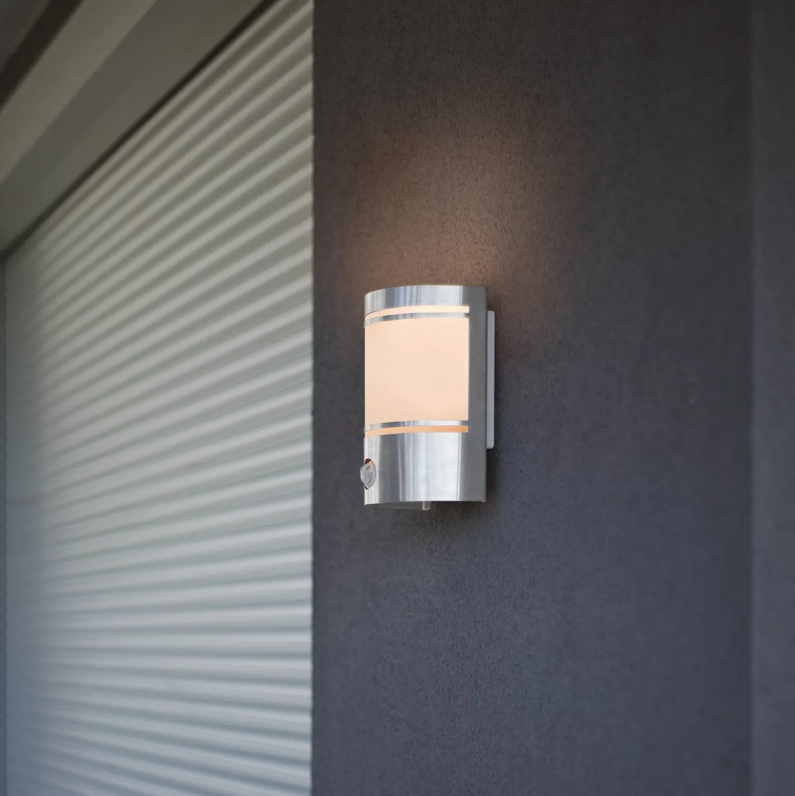 Außenwandlampe Cerno, Bewegungsmelder, Edelstahl