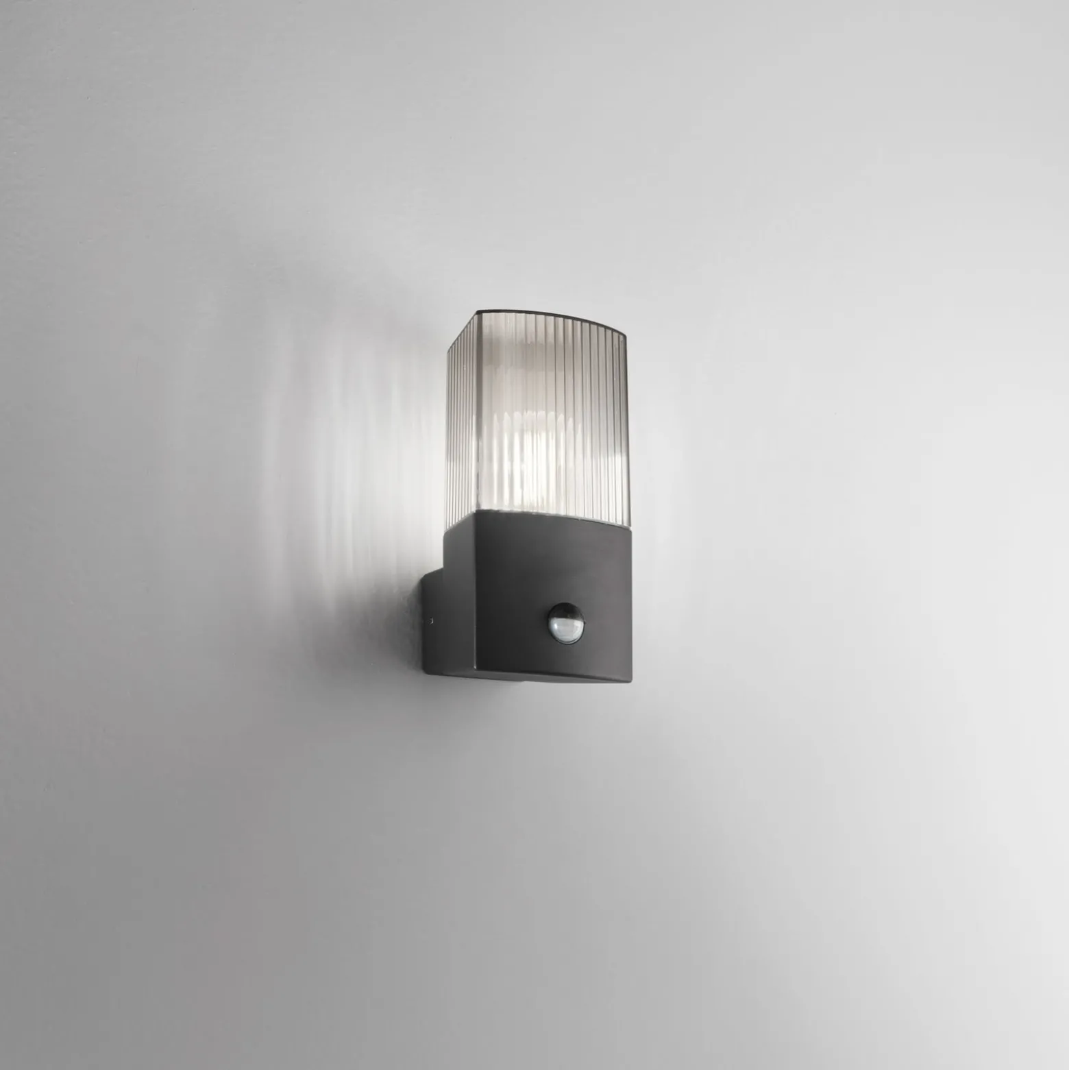 Außenwandlampe DARK, anthrazit/rauchgrau, Edelstahl, Sensor