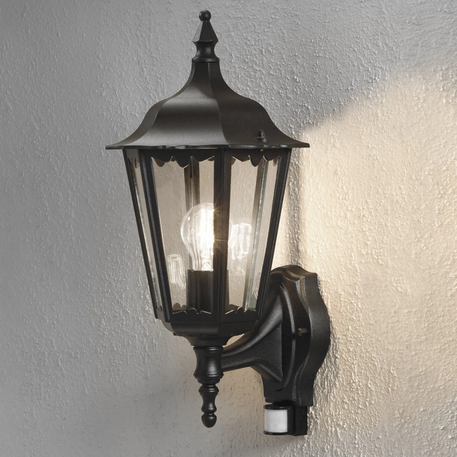 Außenwandlampe Firenze m. Sensor, stehend, schwarz