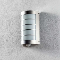 Außenwandlampe Marco1 mit Streben und Sensor
