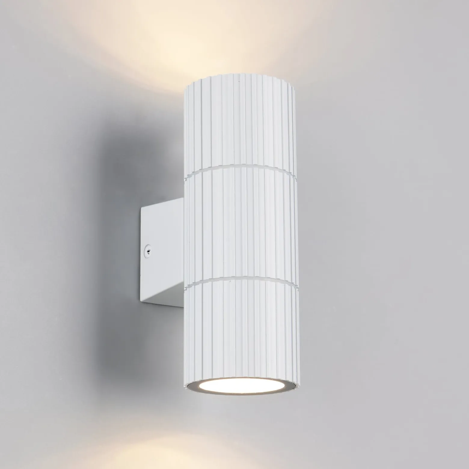 Außenwandlampe Parana, weiß matt, Höhe 16 cm, Metall, 2-flg.