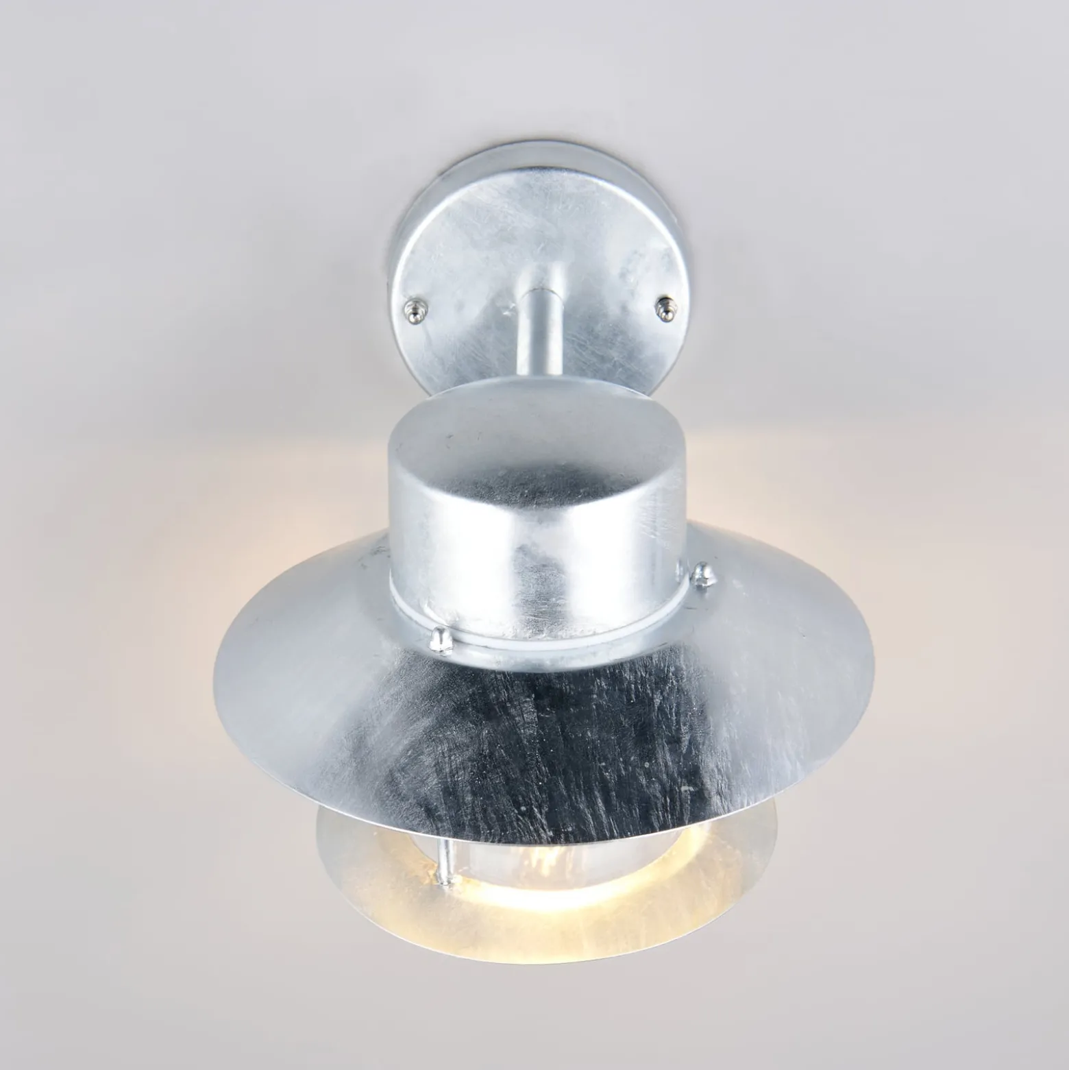 Außenwandlampe Ruvuuma zinkfarben Ø 22 cm abwärts gerichtet