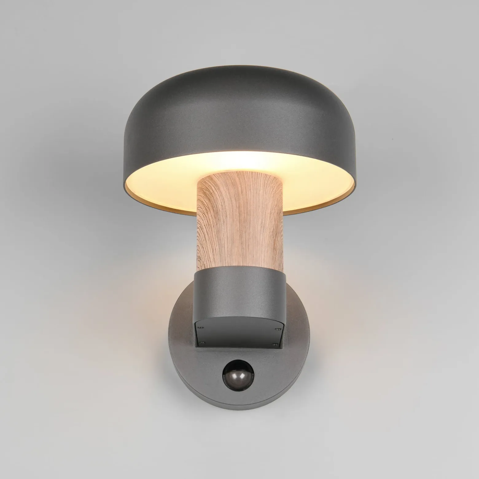 Außenwandleuchte Fraser Sensor, grau/Holzoptik, Alu IP54 E27