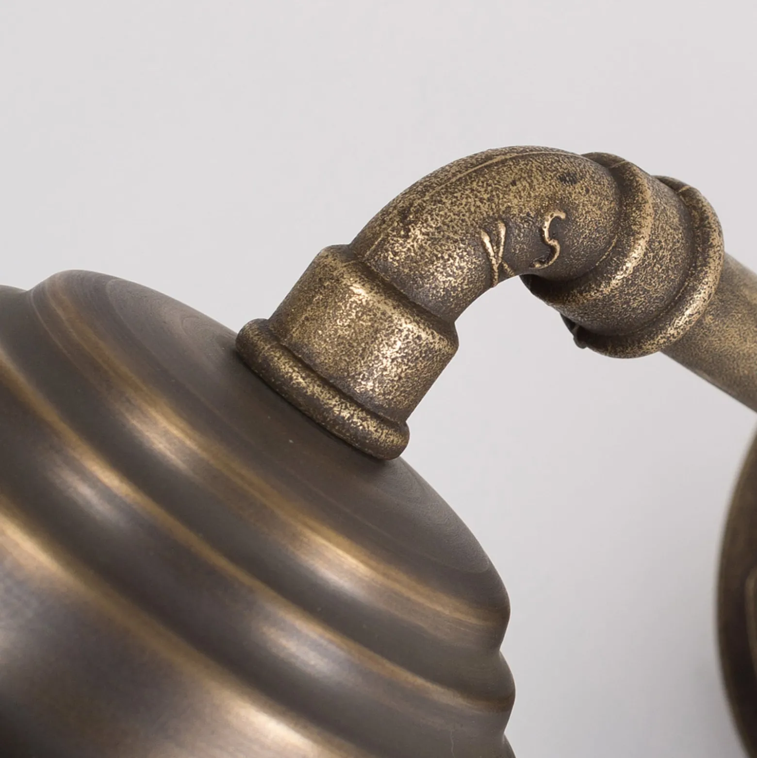 Außenwandleuchte Tours in Laternenform, Bronze