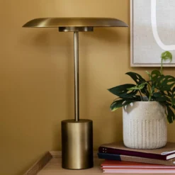 Beacon LED-Tischleuchte Smith bronzefarben Metall USB-Port