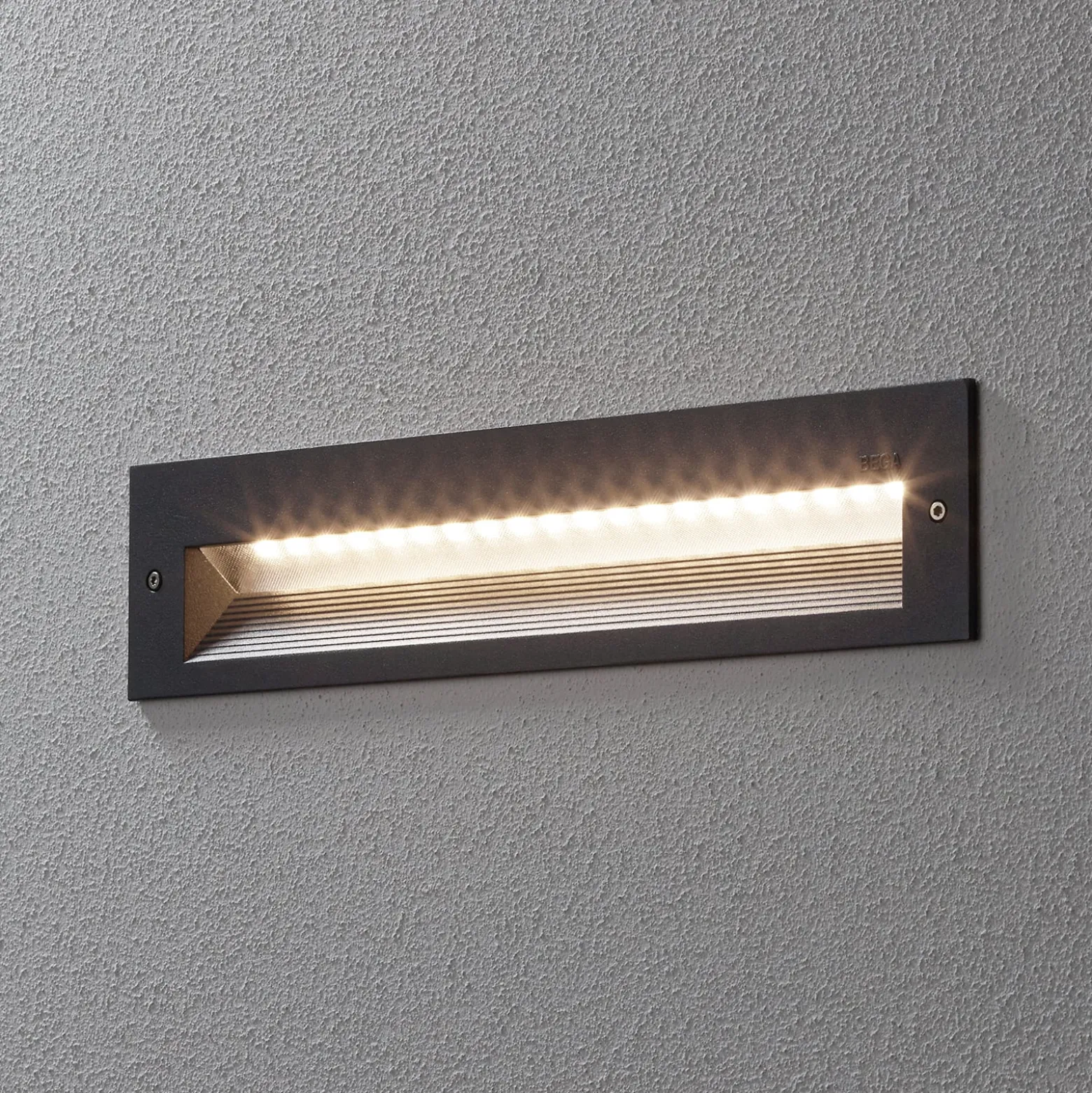 BEGA LED-Wandeinbaulampe 33055, grafit, 32 cm, IP65, CCT