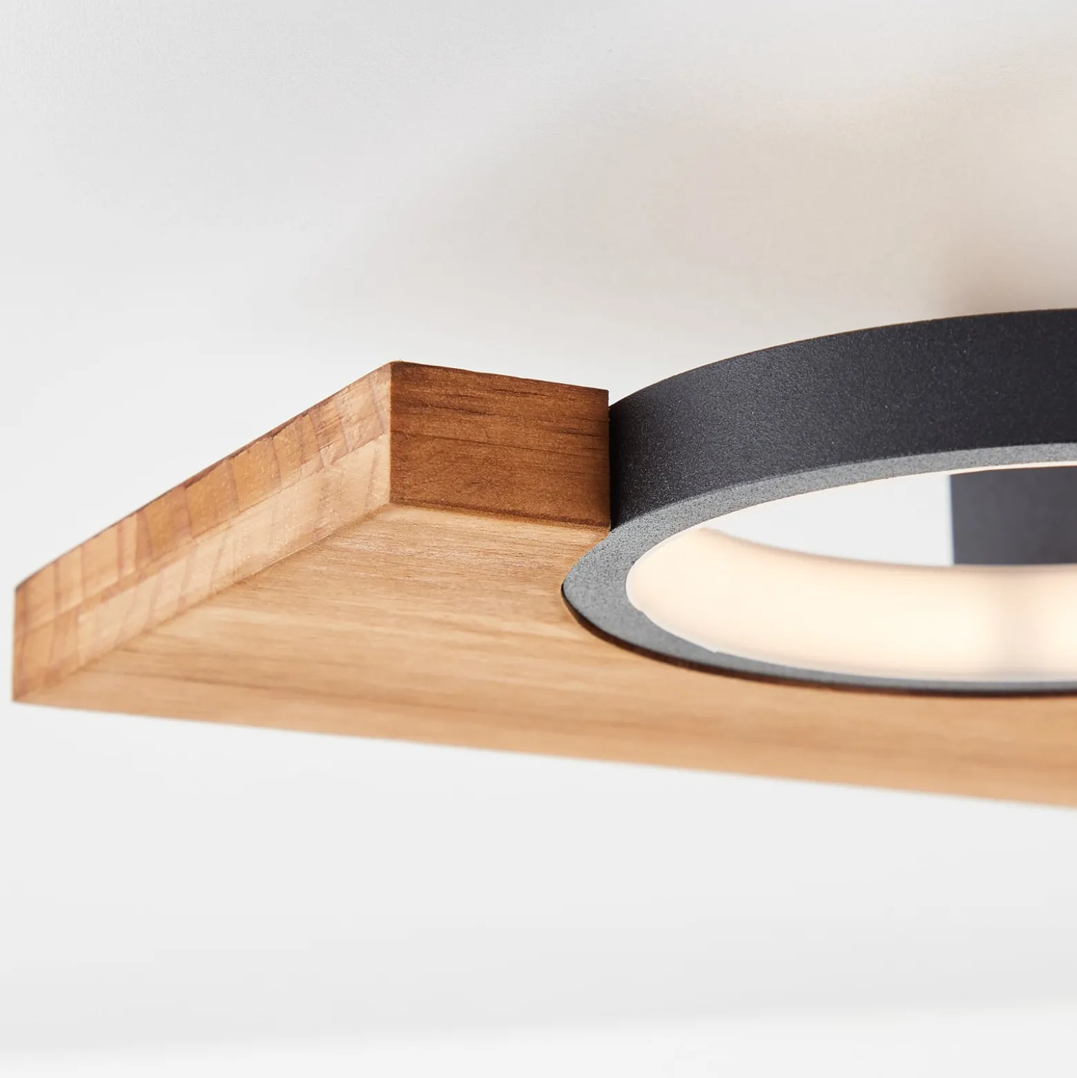 Deckenlampe Cheesy aus Holz, zweiflammig