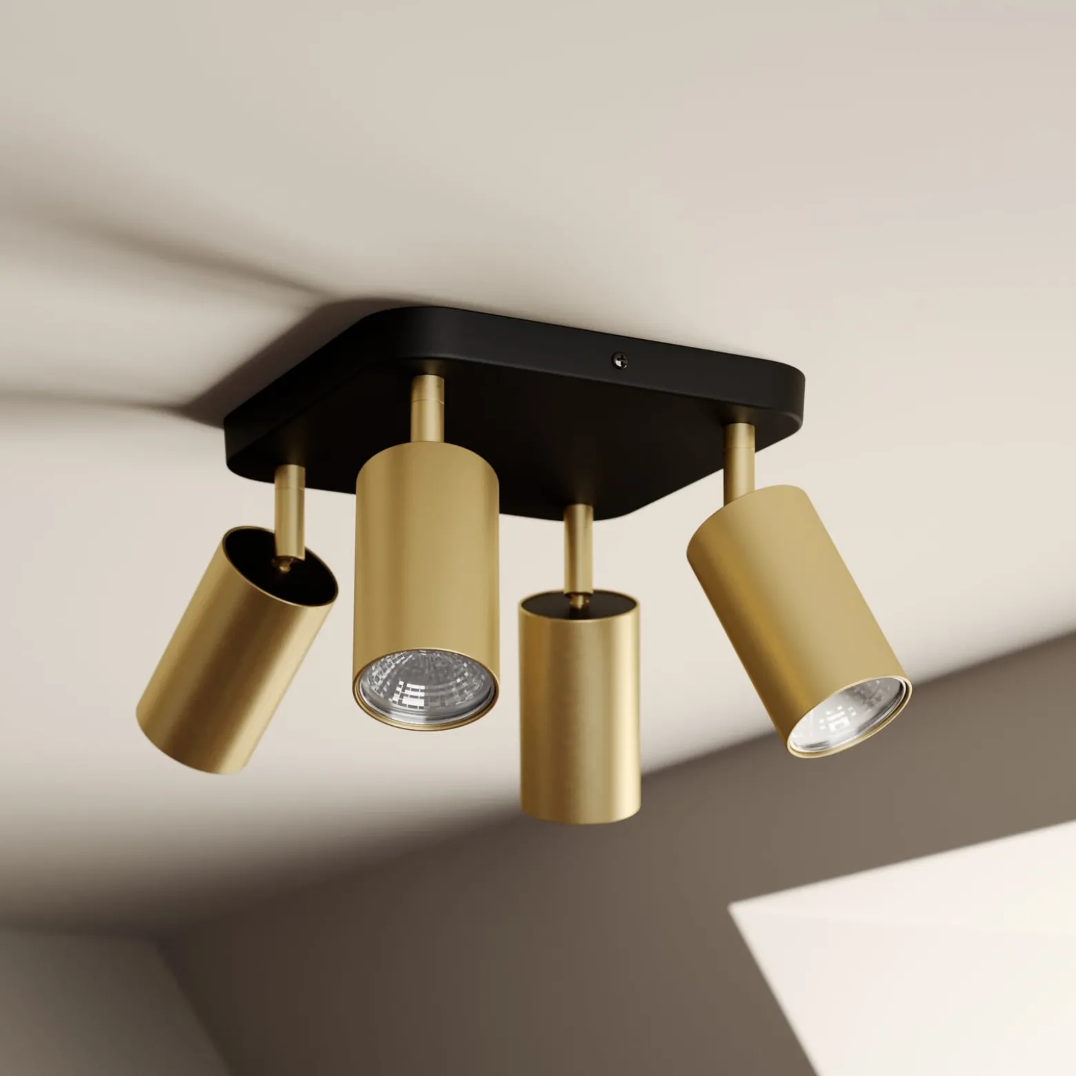 Deckenlampe Eye Spot vierflammig, schwarz/messing