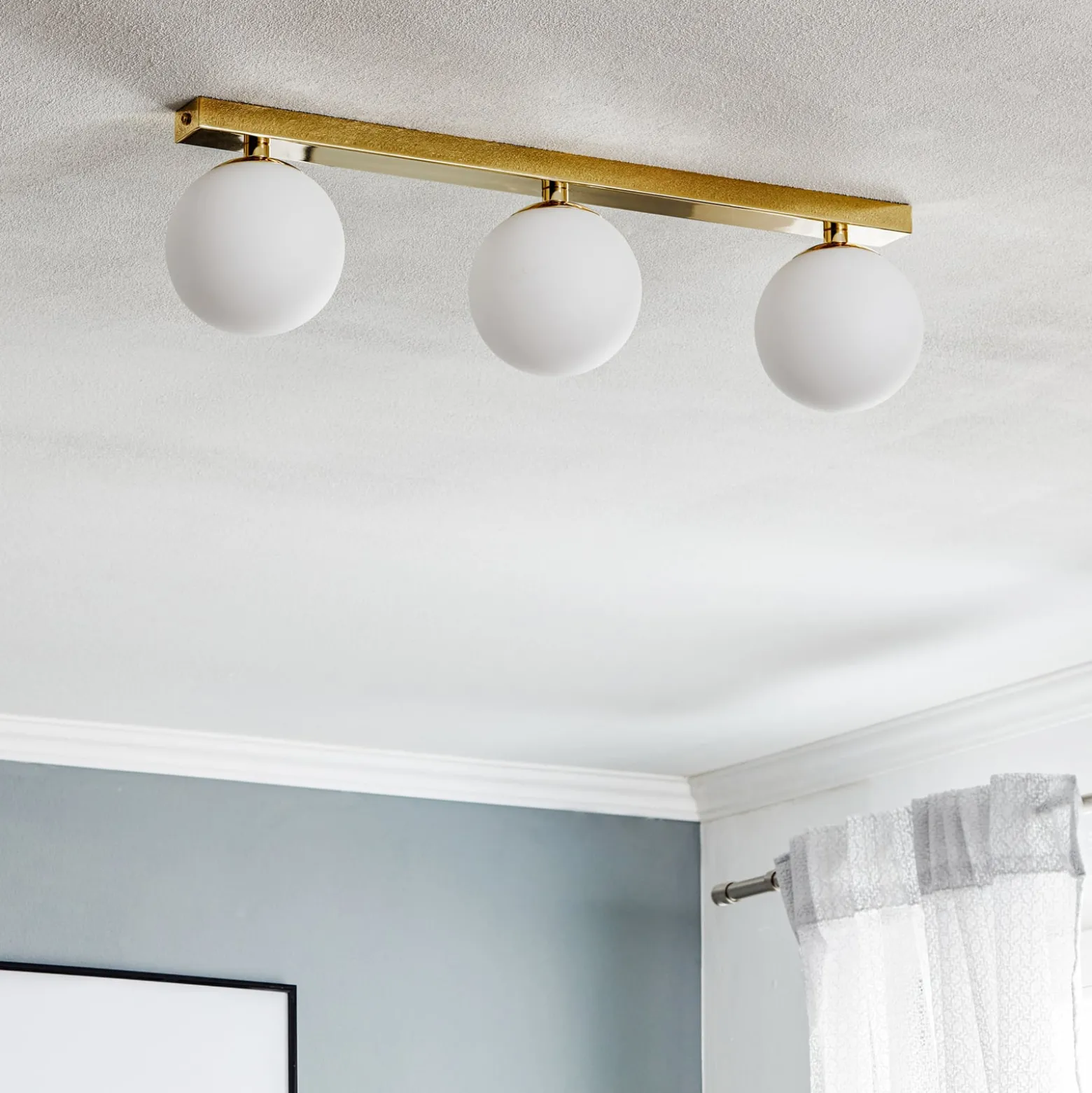 Deckenlampe Fatis Opalglas/messing 3-flammig lang