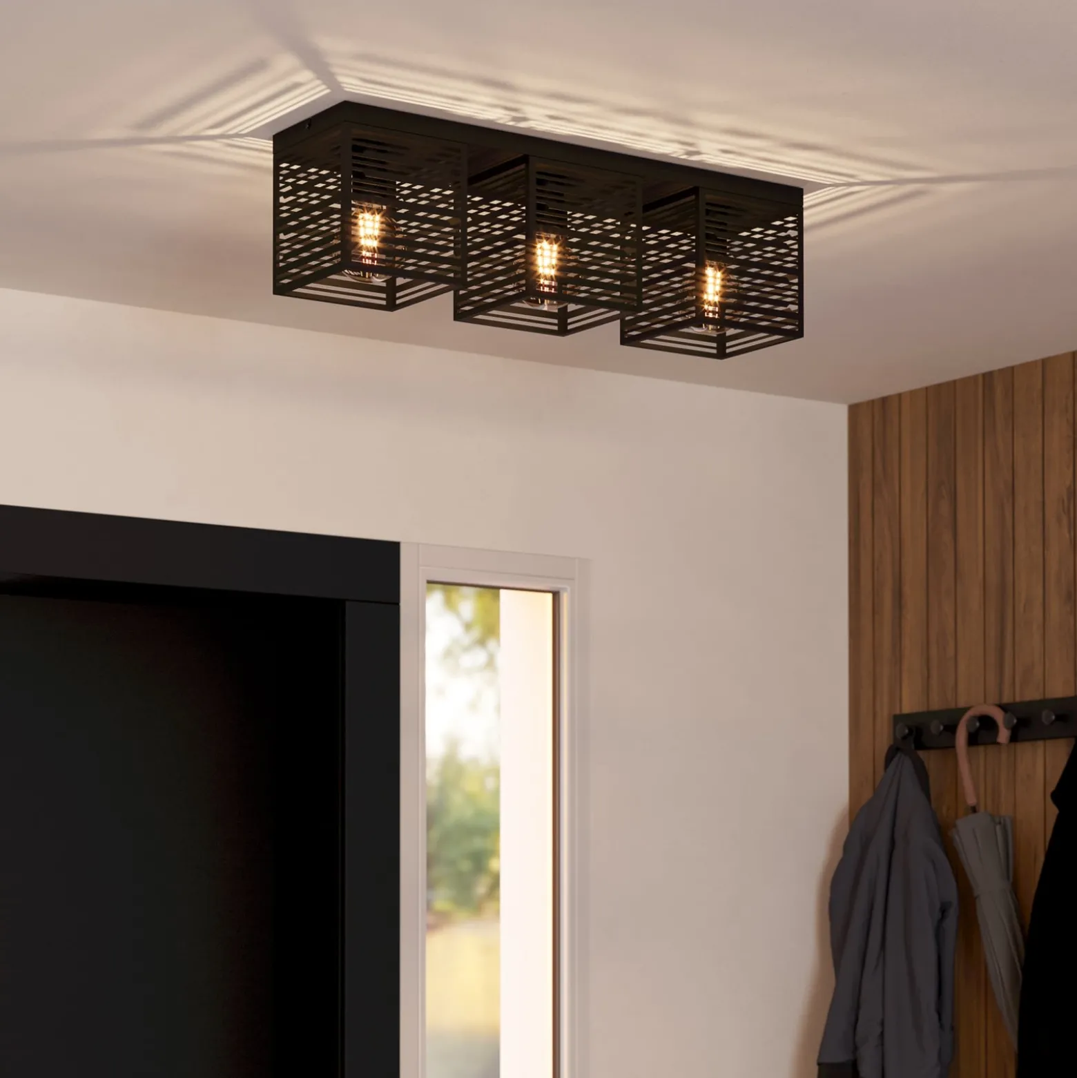 Deckenlampe Piedritas, drei schwarze Quaderschirme