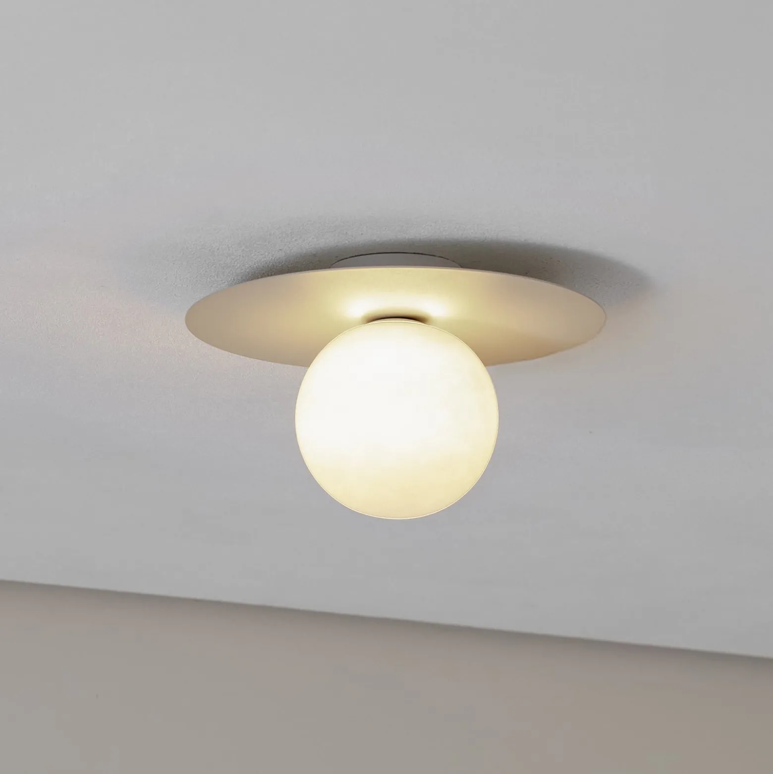 Deckenlampe Pixie, beige, Glas, Ø 25 cm, Kugel, G9