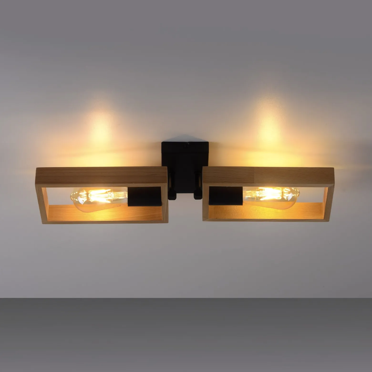 Deckenleuchte Frame aus Holz, zweiflammig