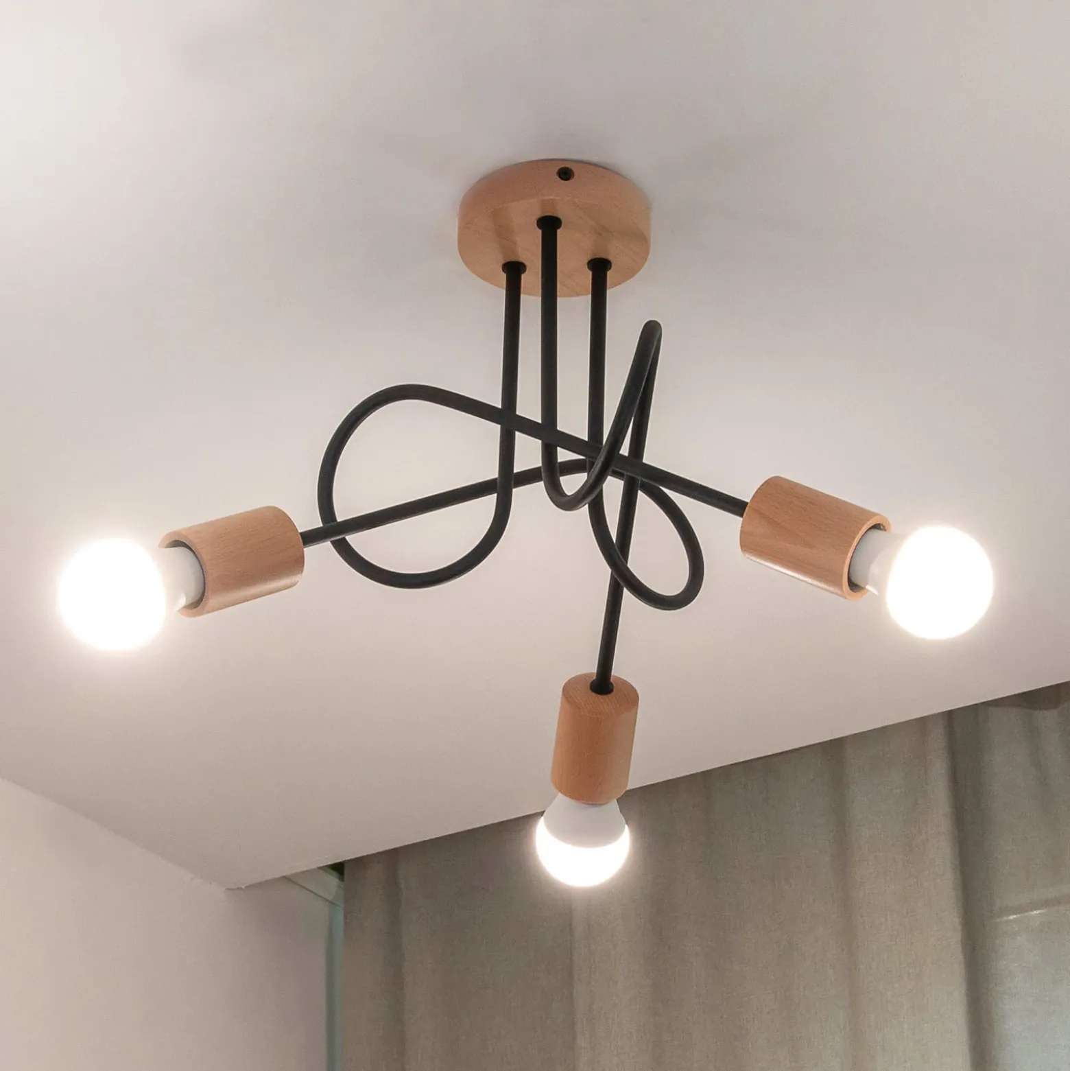 Deckenleuchte Oxford, schwarz, Holz, Metall, 3-fl,, Ø 44 cm