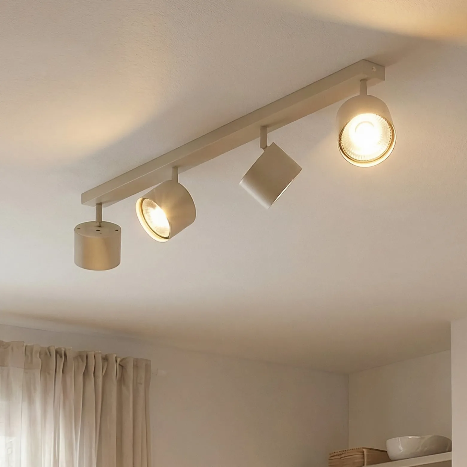 Deckenspot Chloe, creme, vierflammig, verstellbar