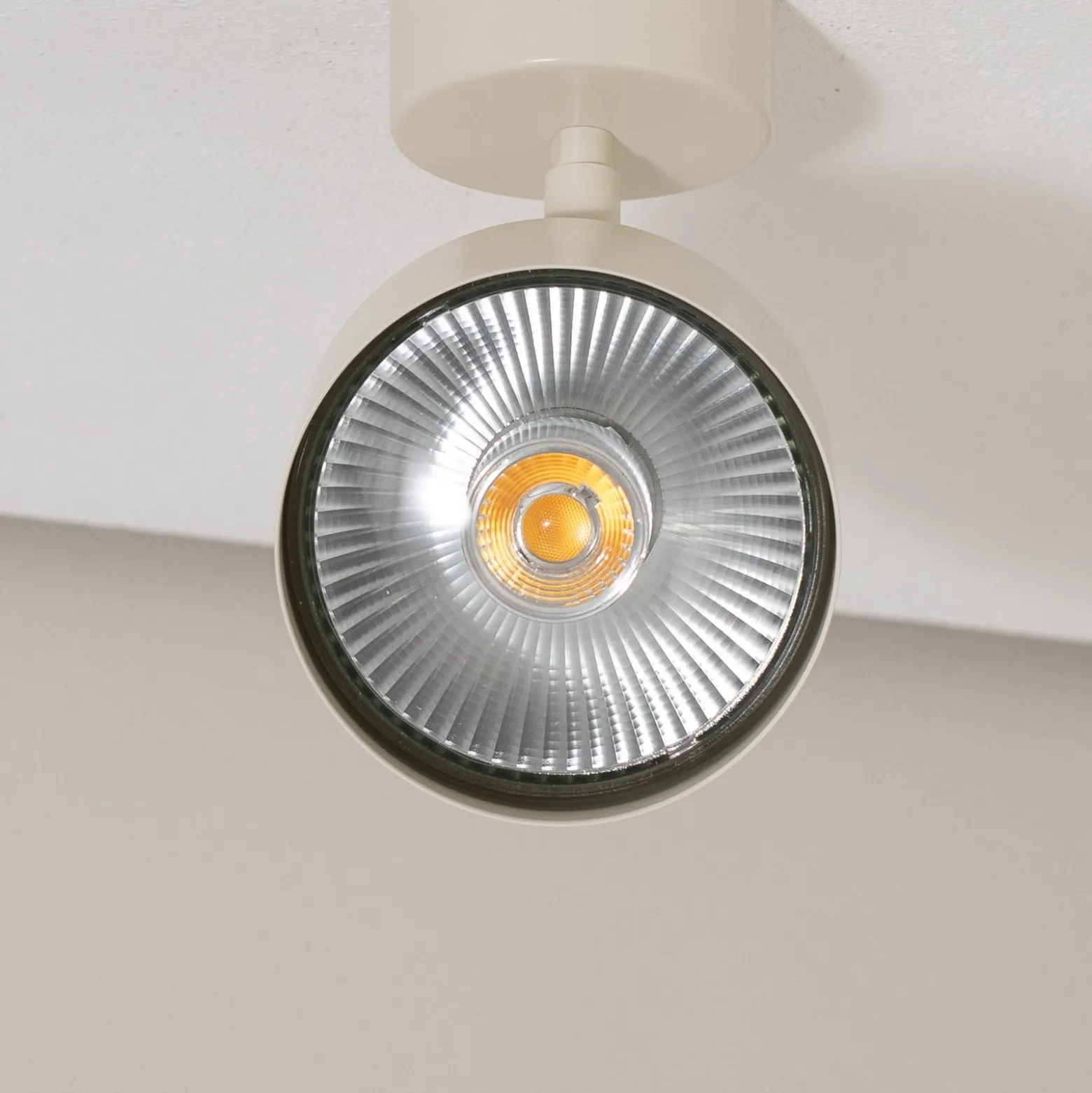 Deckenspot Chloe verstellbar einflammig, beige