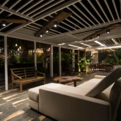 Dezenter LED-Deckenstrahler Tami für außen
