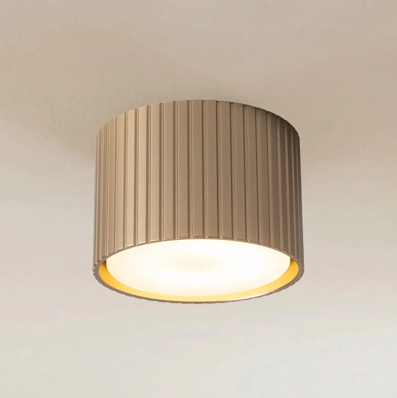 Downlight Ferro, beige, Kunststoff, 6 cm hoch, GX53