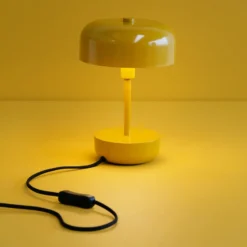 Dyberg Larsen Haipot Tischleuchte, IP20, curry