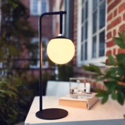 Dyberg Larsen LED-Akku-Dekolampe Odin, schwarz/weiß, IP44