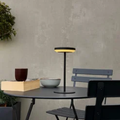 Dyberg Larsen LED-Solar-Tischlampe Otera schwarz, 25cm, IP44