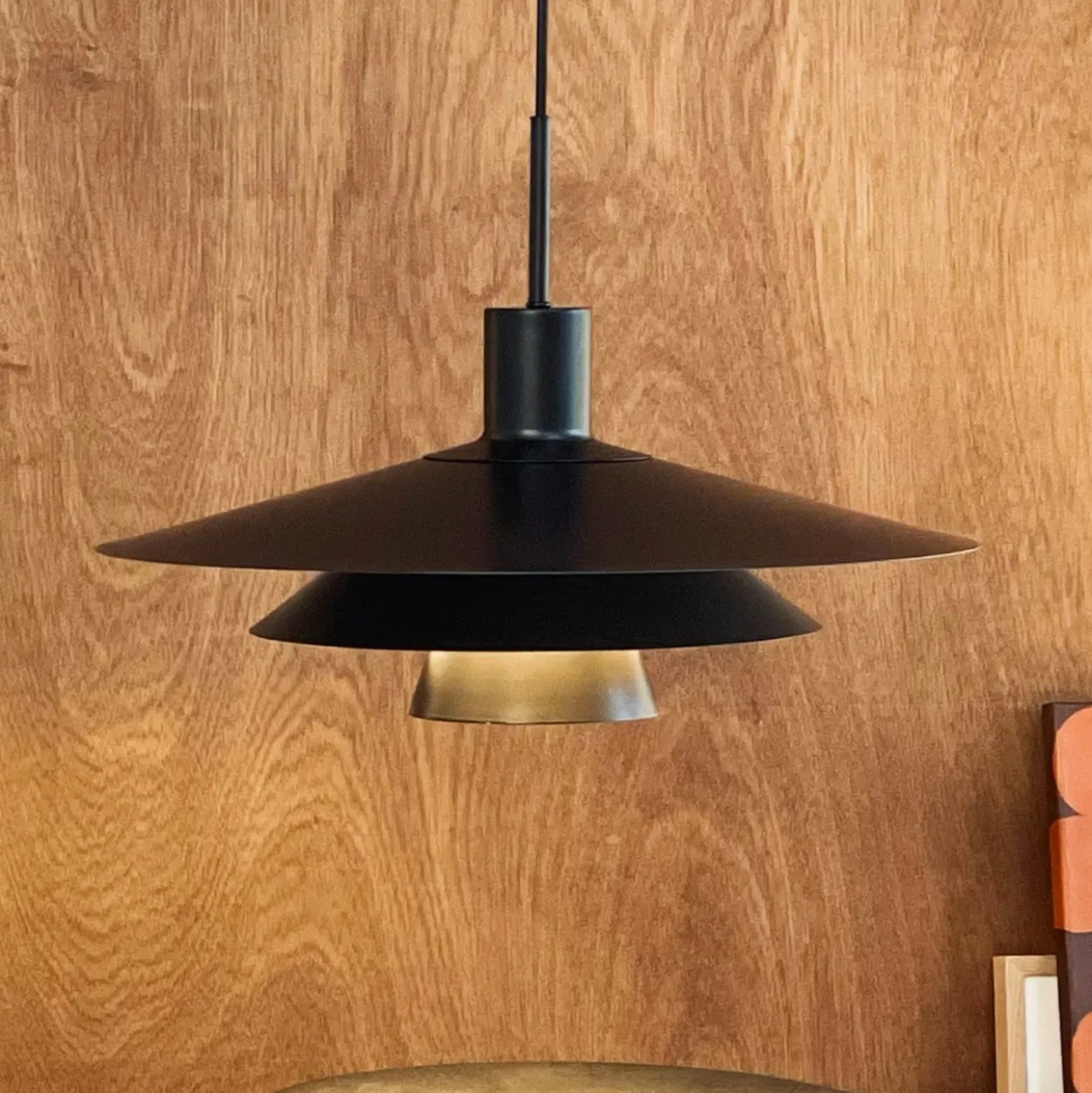Dyberg Larsen Pendellampe Kay, Ø 50 cm, schwarz, Metall