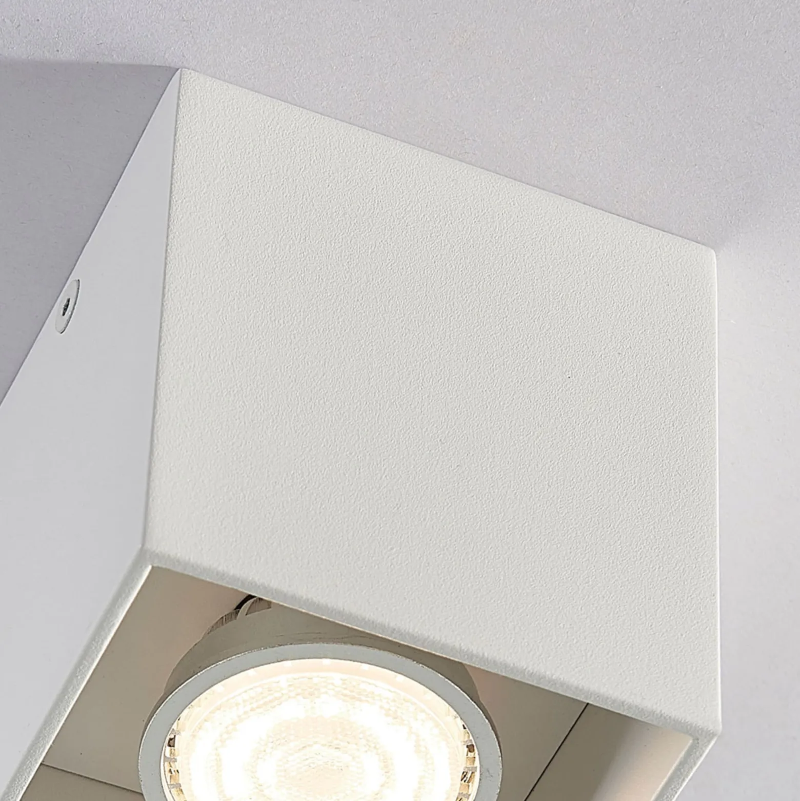 Eckiges Aufbau-Downlight Carson in Weiß