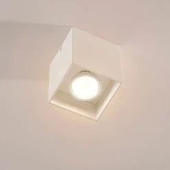 Eckiges Aufbau-Downlight Carson in Weiß