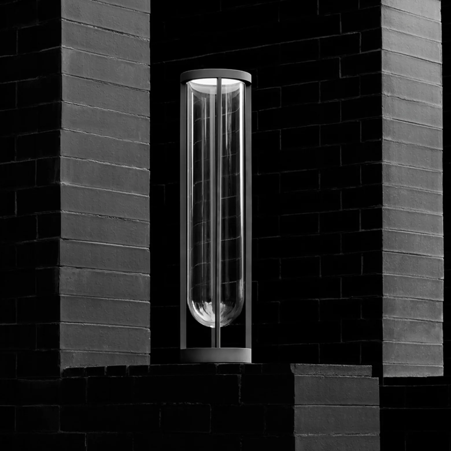FLOS In Vitro Bollard 2, 2.700 K, 60 cm, anthrazit