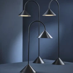 FRANDSEN LED-Akku-Stehlampe Grasp, schwarz, 72 cm, Metall