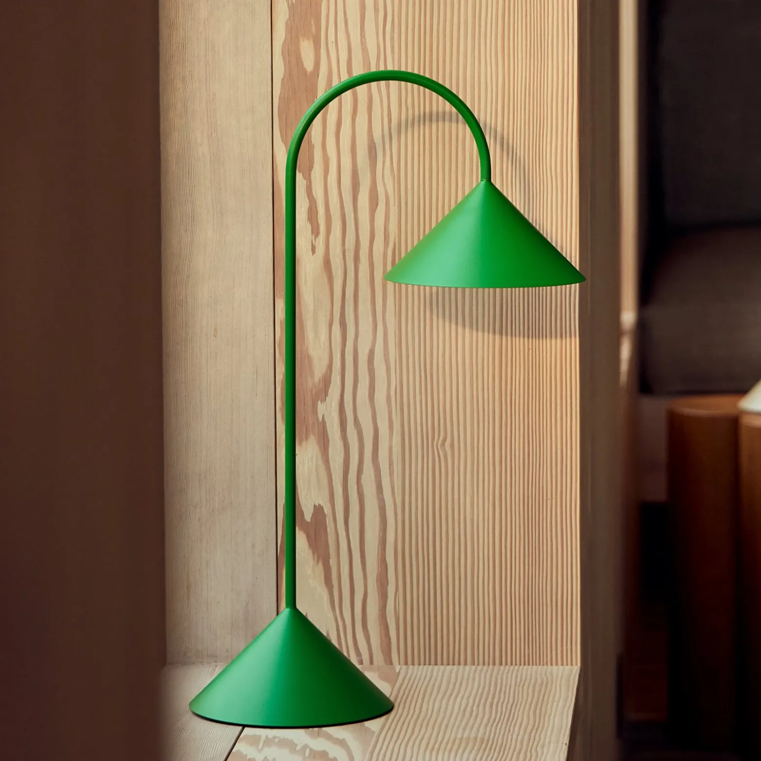 FRANDSEN LED-Akku-Tischleuchte Grasp, grün, Höhe 47 cm