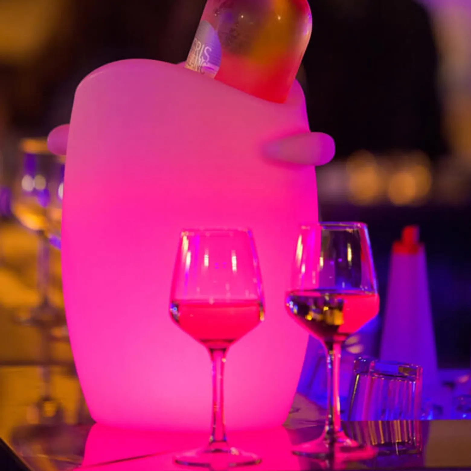 Fresh - ein leuchtender LED-Flaschenkühler