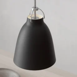 FRITZ HANSEN Caravaggio P1 matt schwarz