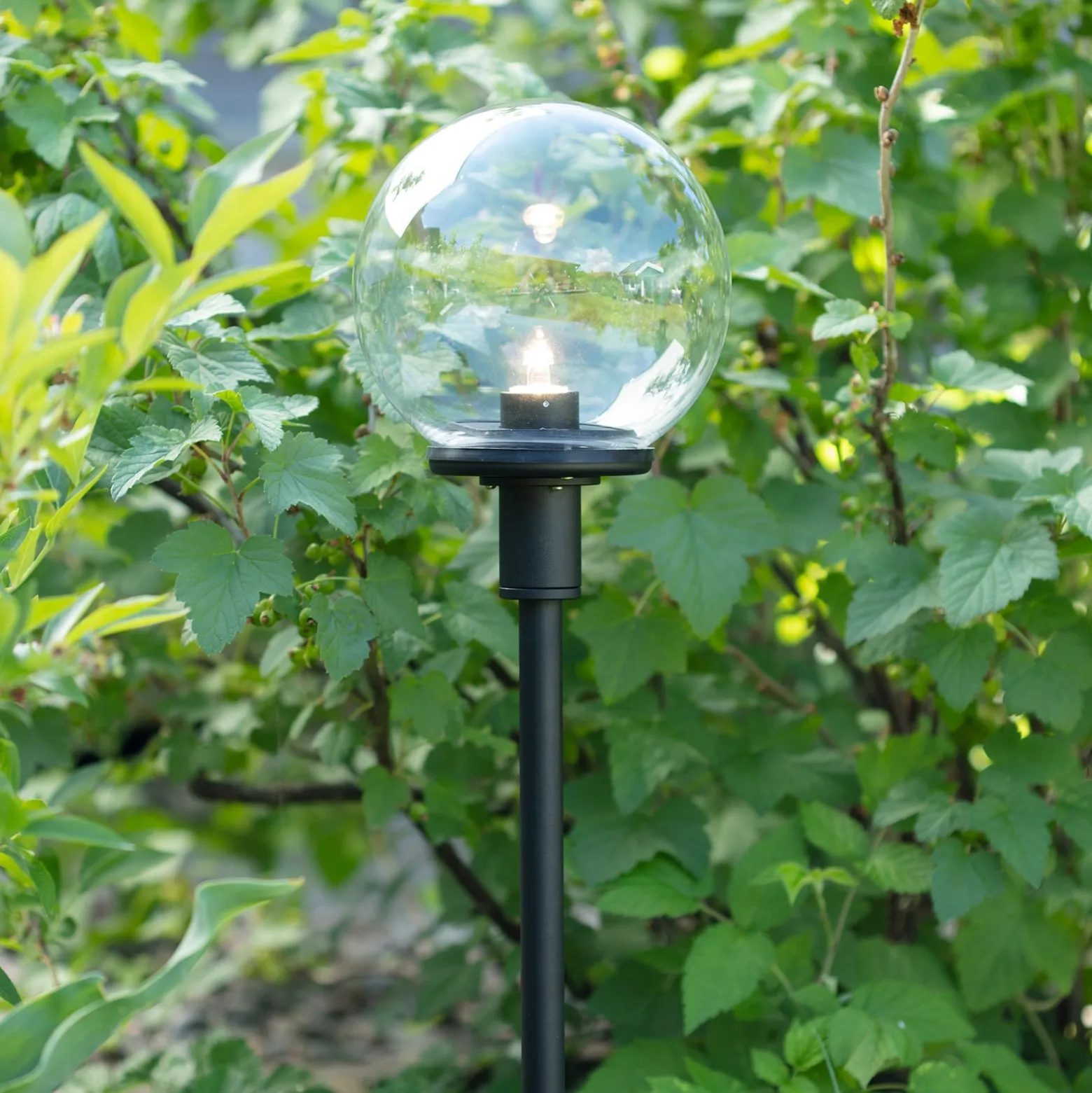 Garden 24 LED-Wegeleuchte Sphere mit Kugelschirm