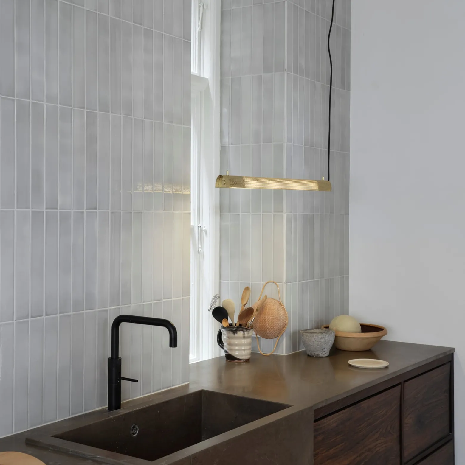 GEJST Hängelampe Radent messingfarben, Länge 70 cm, G13 LED