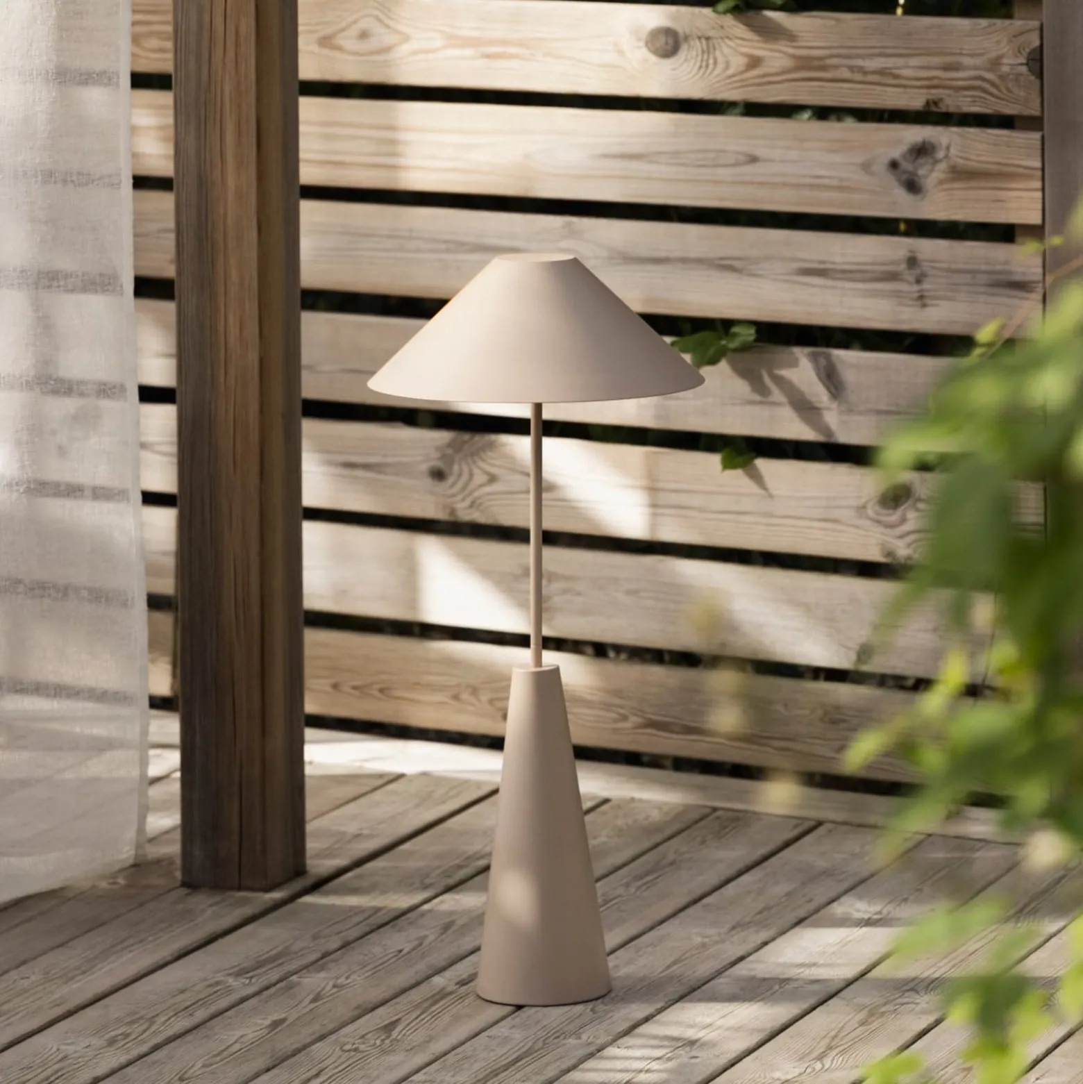 Globen Lighting Akku-Außenstehleuchte Cannes, beige, IP54