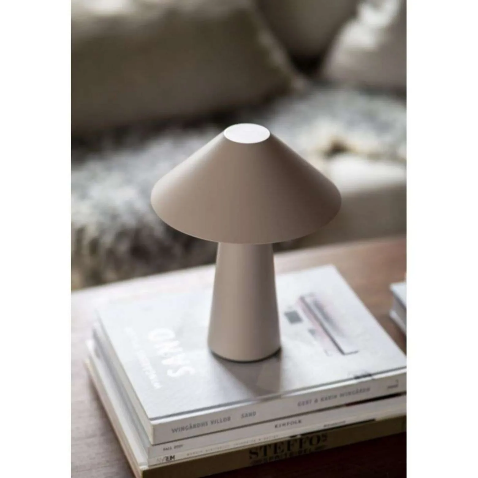 Globen Lighting Akku-Tischlampe Cannes, weiß, 26 cm IP44