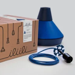 GRUPA Ili Ili Cats Hat Hängeleuchte blau