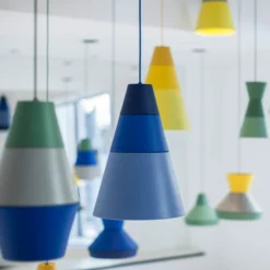 GRUPA Ili Ili Coney Cone Hängeleuchte blau