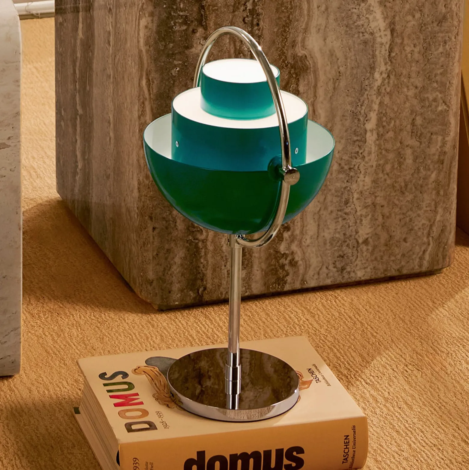 GUBI Akku-Tischleuchte Multi-Lite, chrom/blaugrün, 30 cm