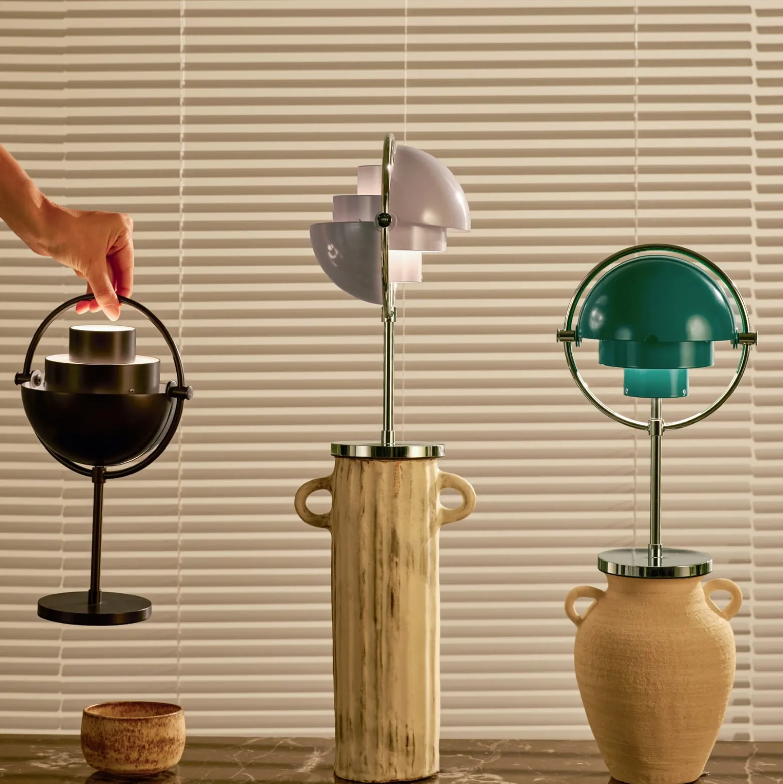 GUBI Akku-Tischleuchte Multi-Lite, chrom/blaugrün, 30 cm