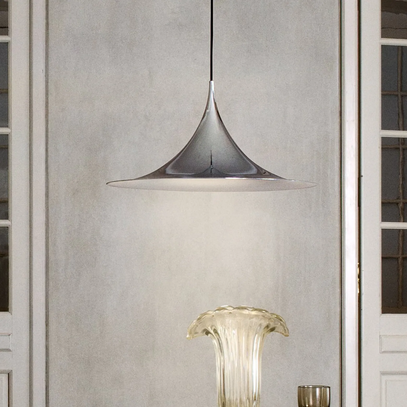 GUBI Hängeleuchte Semi, Ø 60 cm, chrom