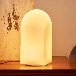 HAY Parade LED-Tischleuchte muschelweiß Höhe 24 cm