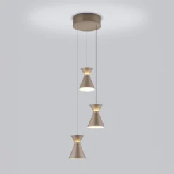 Helestra LED-Hängelampe LUK, 3-flg., braun, dimmbar