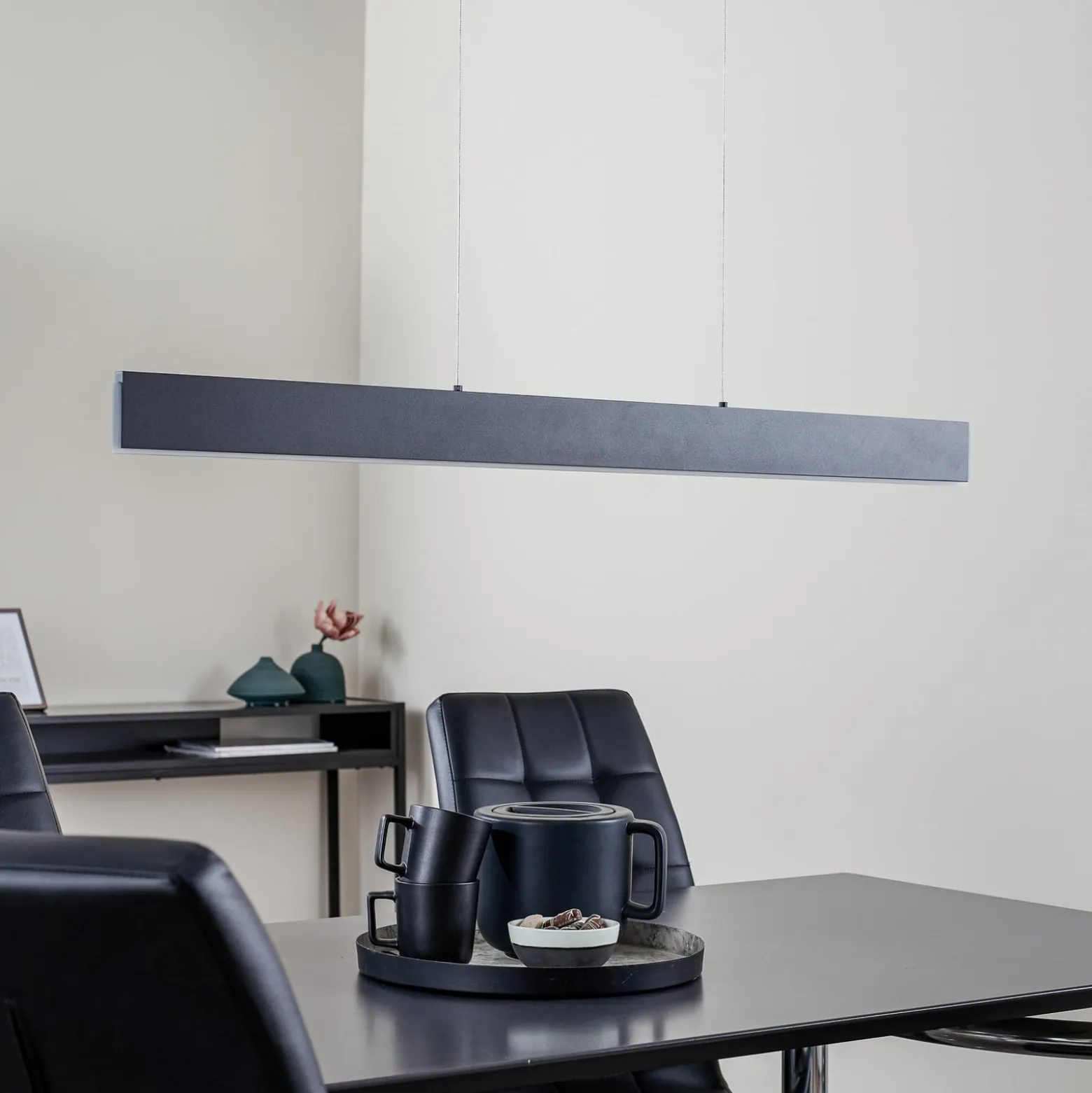 Helestra Nex LED-Pendelleuchte schwarz matt