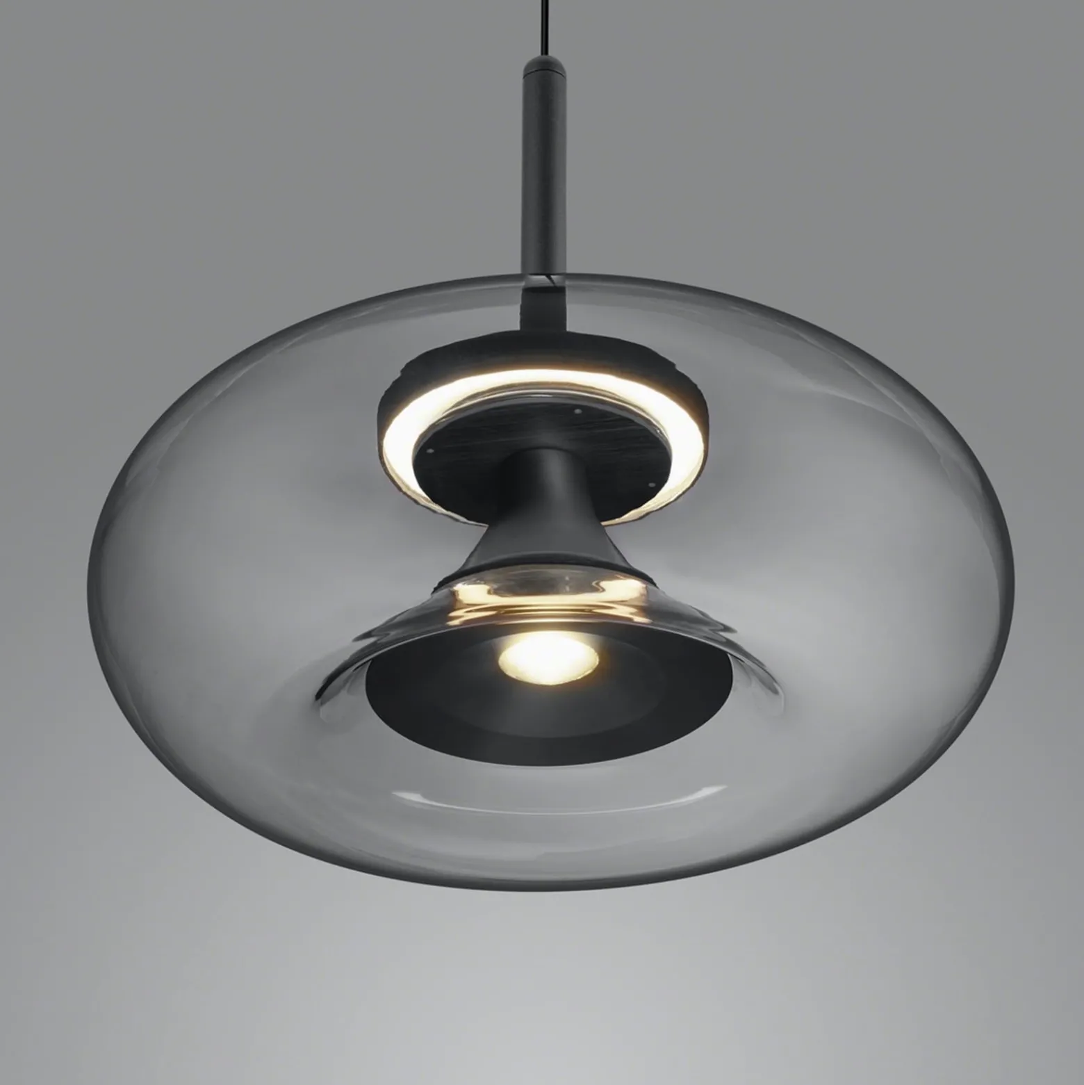 Helestra Sica LED-Hängeleuchte schwarz/rauchgrau